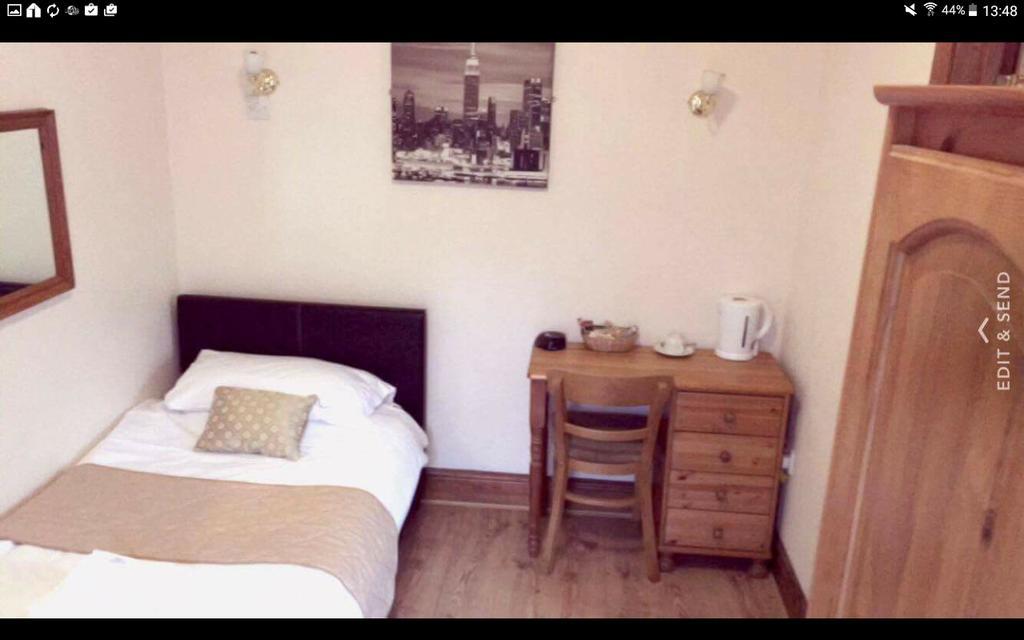 Dillwyn'S Hotel Pontardawe 外观 照片